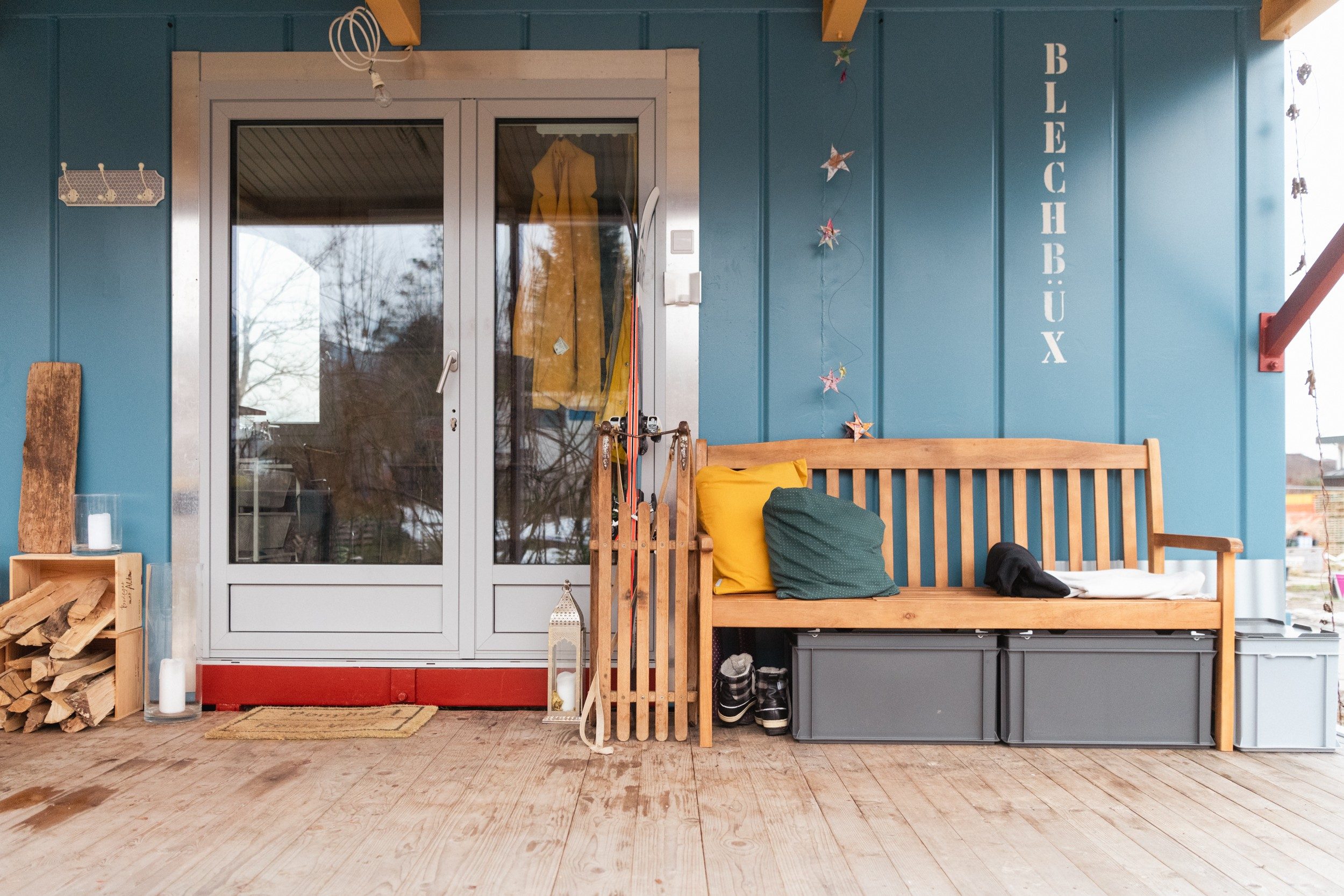 Janine Klingenstein in ihrem Tiny House in Altstätten SG. Januar 2022. Foto: Mattias Nutt