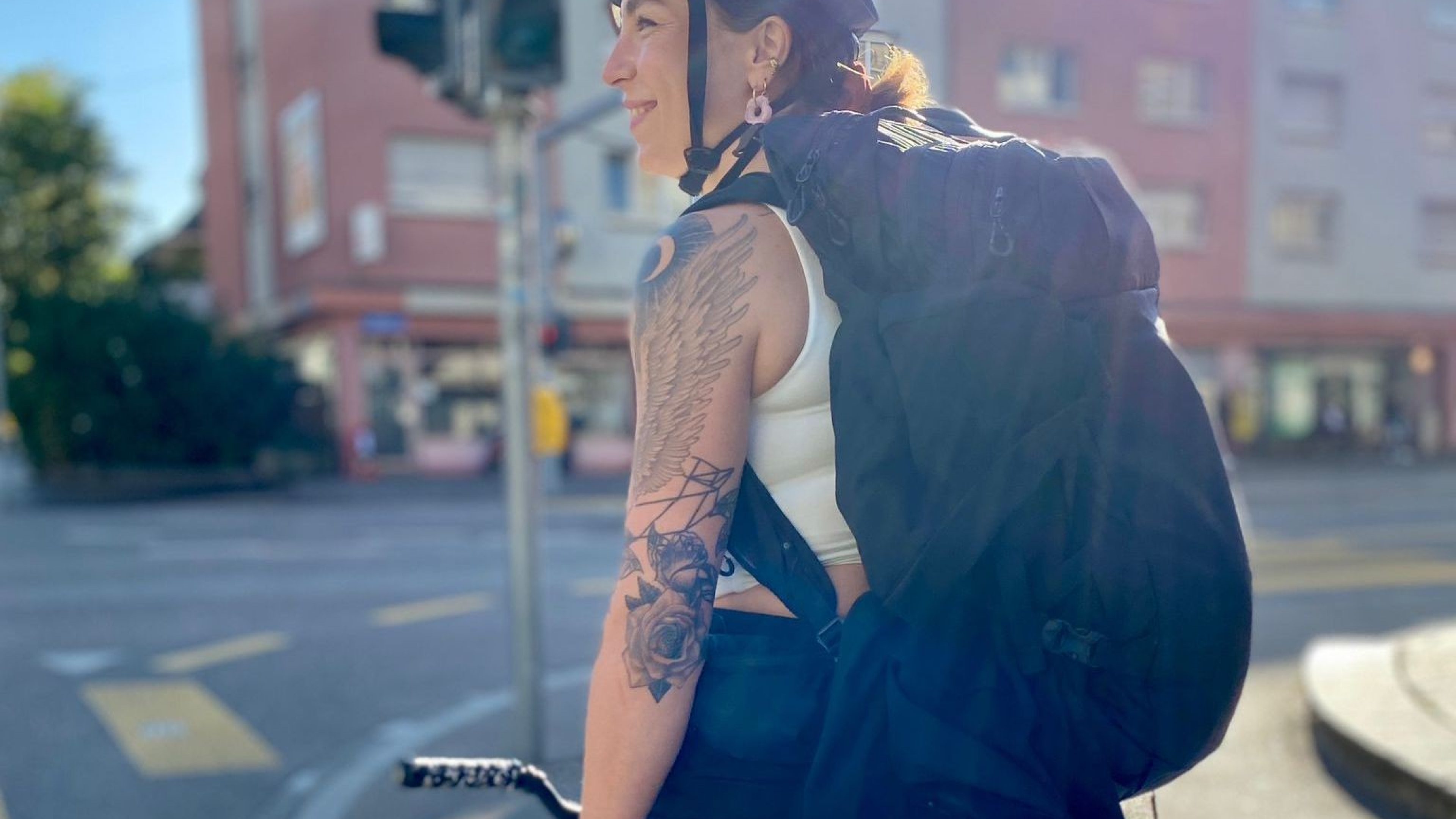 Julia Heinzer auf dem Velo