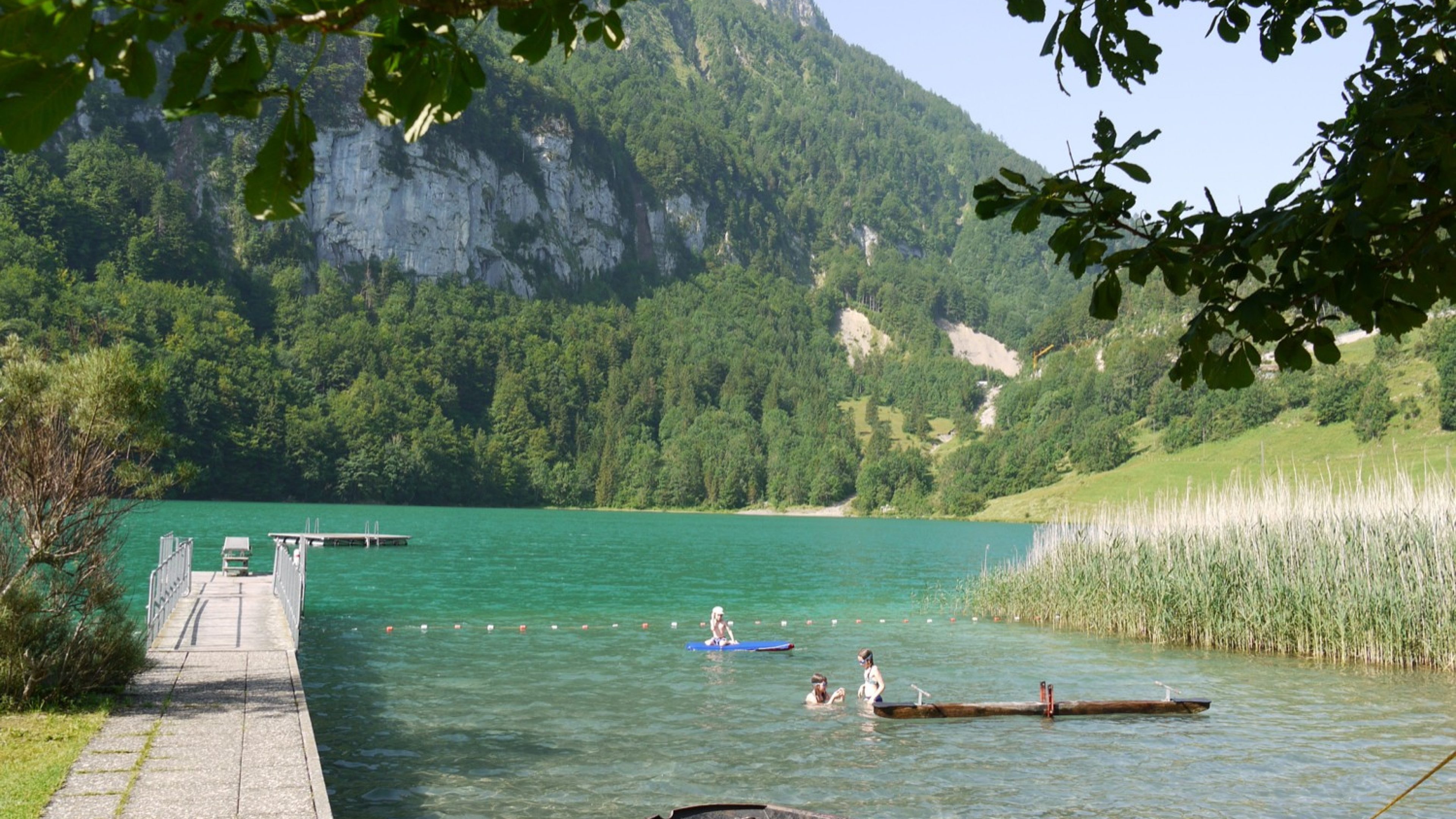 sbt_seeli-strandbad-mit-boot-und-steg-hoch_45918
